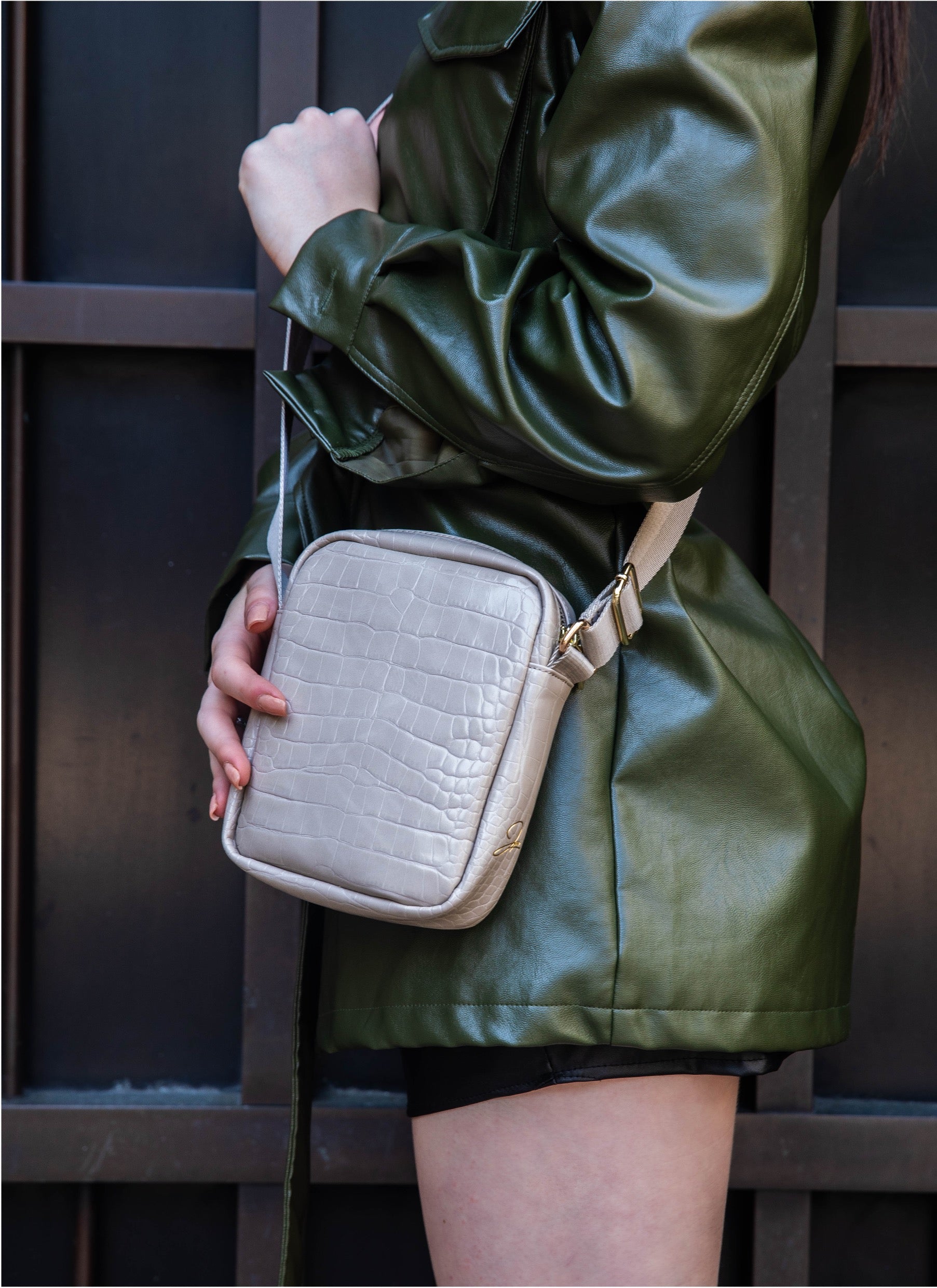 Orinthio Vertical Crossbody Bag